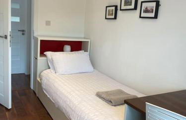 Modern 3-Bedroom villa, 3 Parking Spaces, WiFi - Foto 13