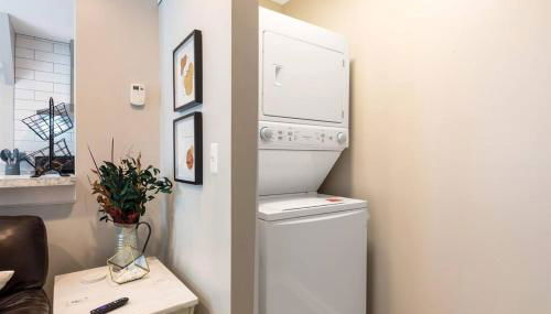 New! Luxury 1BR Flat near Downtown Mount Clemens - Foto 3