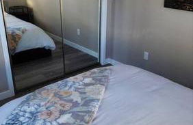 Modern Furnished Retreat - Photo 9