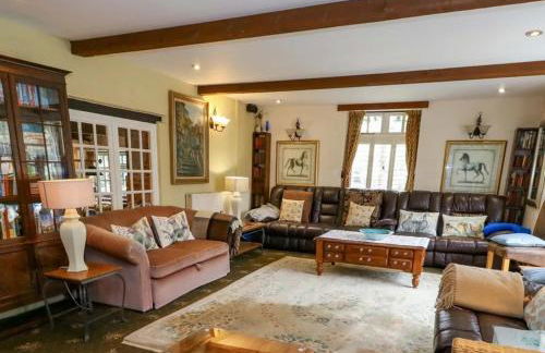 Escape the Ordinary - Photo 21