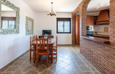 Acogedora Villa Con Piscina, Barbacoa, Chimenea y Vistas a La Sierra - Foto 14