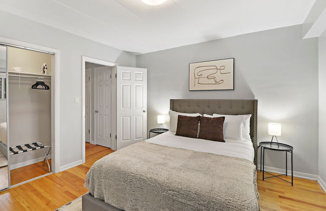 Lush 1BR Apt in Quiet Arlington Heights - Foto 3