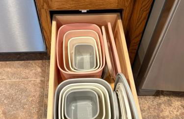 Pet Friendly Fully Furnished 1-Bedroom Oasis - Foto 17