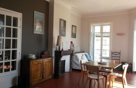 Les 7 balcons, Comédie-Corum-Gare, Parking, Spacieux Lumineux Haussmannien - Foto 6