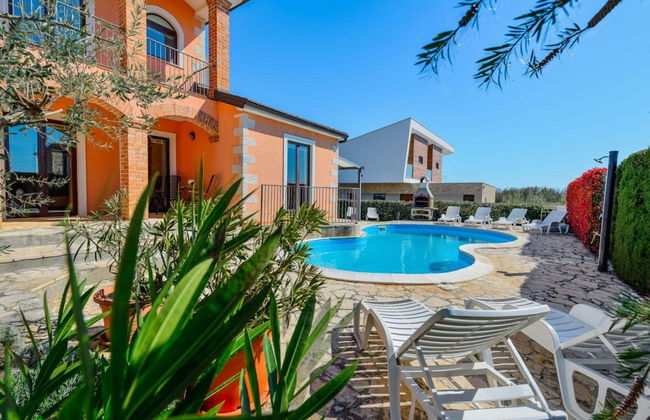 Villa in Visnjan With Private Heated Pool - Photo 23