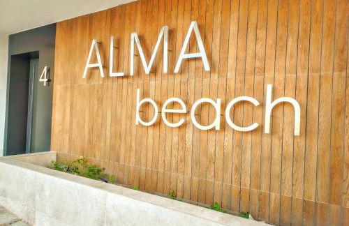 Alma beach - Photo 28