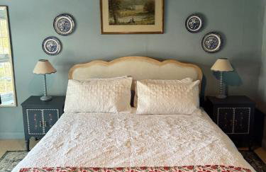 Chatsworth Edge Apartment - Photo 2