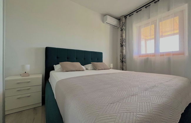 Holiday Home Mary with Pool - Photo 5