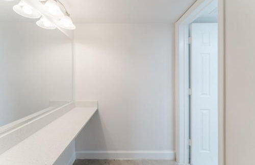 Luxury Waterfront Boca with Pool, Hot Tub and Boat Views - Photo 23