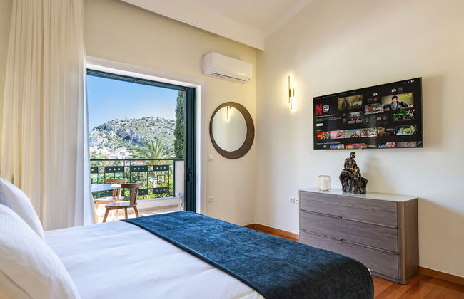 Vouliagmeni Athenian Riviera Villa - Photo 3