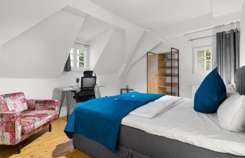 Traumhaft gelegene Altbau-Wohnung im Herzen von Weinheim - Parking - Foto 4