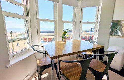 Barry Island Beachfront Apartment - Stunning Bay Views and Private Parking - Foto 10
