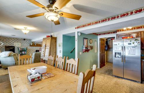 Lakefront and Dog-Friendly Gem in Gravois Mills - Foto 9