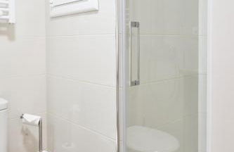 Family-Friendly Home in Central Barcelona 4BDR - Photo 9