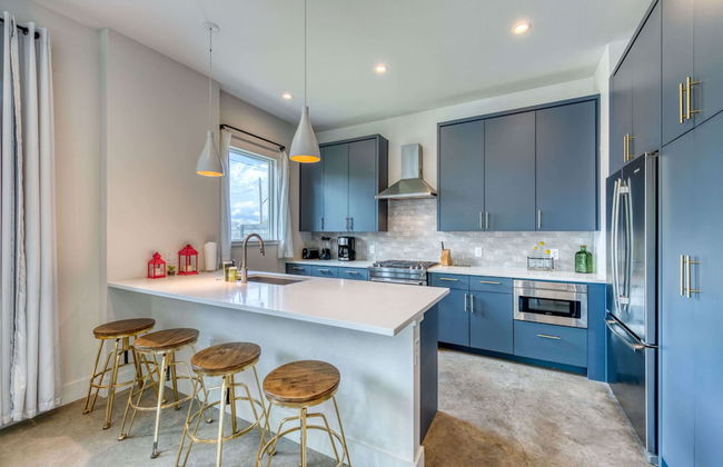 Contemporary Home Centrally Located Near Soco & DT - Foto 16