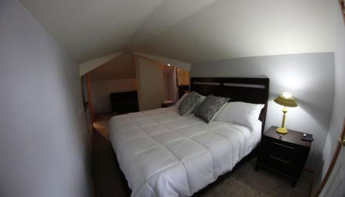 DOWN TOWN BUNGALOW Entire home available - Foto 4