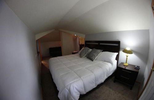 DOWN TOWN BUNGALOW Entire home available - Foto 4