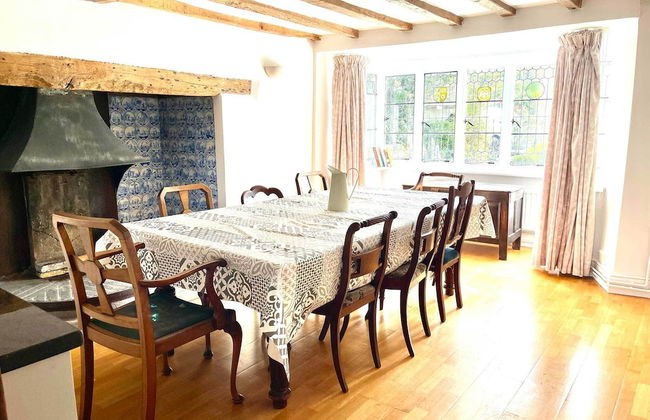 Walnut Tree House - Photo 3