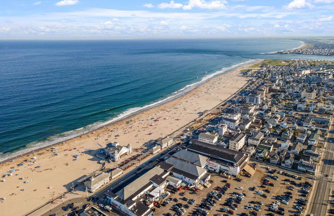 Modern Condo Perfect For Winter Rental - Photo 13