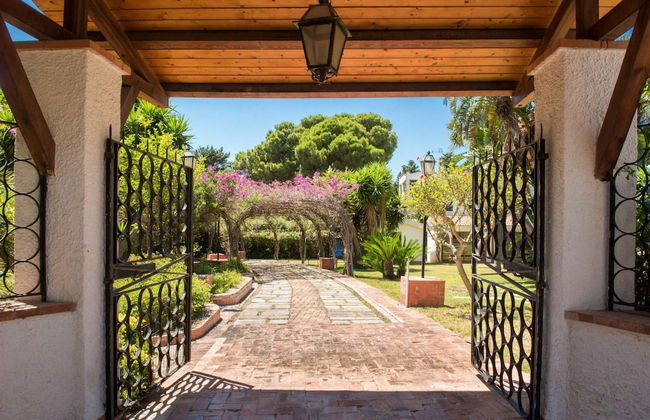 Una Scogliera sul Mare con Piscina by Wonderful Italy - Foto 21