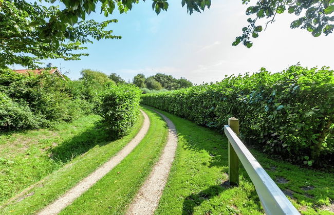 Peaceful Holiday Home near Center in Burgh Haamstede - Foto 18