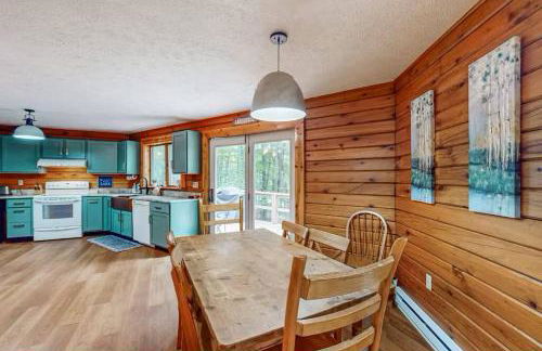 Cozy Log Cabin Near Ski Area and Lake including Hot Tub - Foto 6