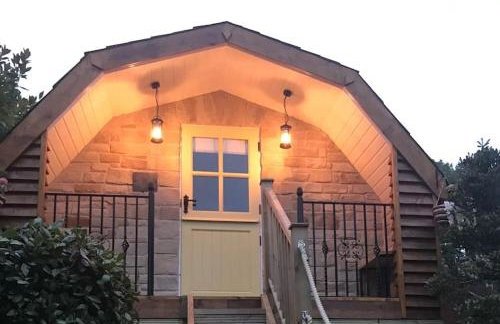 Bumble Bee Cottage - Photo 1