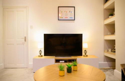 Luxurious Retreat in Buxton - Photo 3