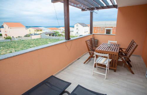 Apartman Matej with pool Povljana - Foto 18