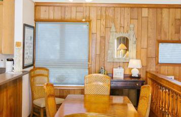 Beachfront home with expansive deck and direct beach access - Foto 8