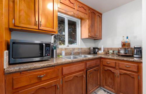 Movie Night 4BR Home with Projector Games & BBQ - Foto 29