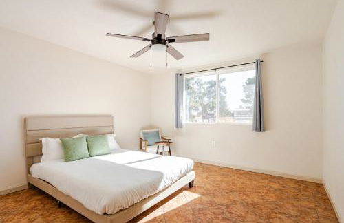 l NEW l 5BR 3BTH Large and Modern Home l Central LOC l 1 ACRE lot - Foto 21