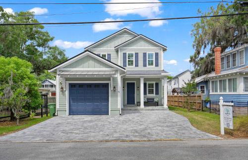 Steps to Ice Plant in Historic St Aug Upscale - Photo 4