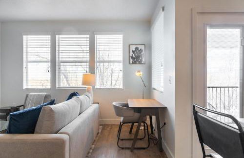 Landing Beautiful 1BD Pool Gym - Foto 47