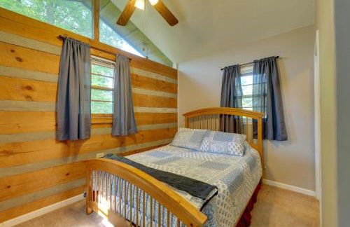 Relax By the Fire Family Gem with Porch in Afton! - Foto 14