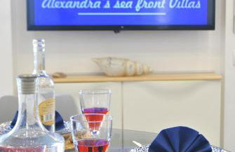 Alexandra's Sea Front Villa - Foto 14