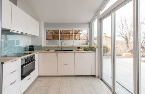 Mon Rêve, charmant cabanon les pieds dans l'eau à la Madrague, confortable et lumineux - Foto 3