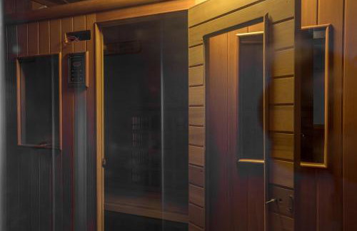 Mammoth Basecamp Condo with Views near Village with AC and Fireplace - Foto 14