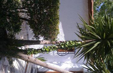 Villa Belmar Self-Catered Apartments - Photo 36