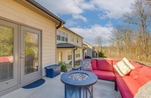 1 Mi to Lake Lanier Modern Home with Patio and Yard! - Foto 21