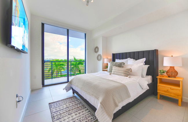 Downtown Doral Condo w-Free Parking - Foto 7