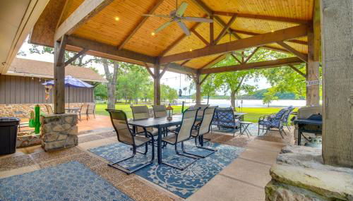 On-Site Lake Access Group Getaway in Afton - Foto 2