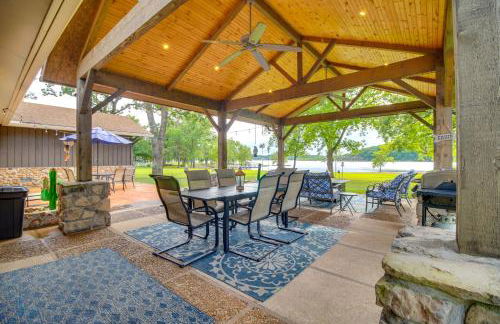 On-Site Lake Access Group Getaway in Afton - Foto 2