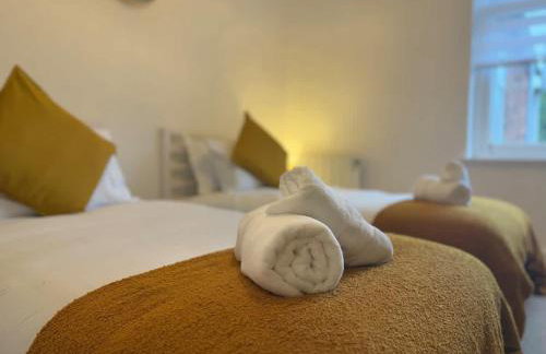 Chase View 1 Bed Sleeps 4 Parking WiFi Contractors - Photo 14