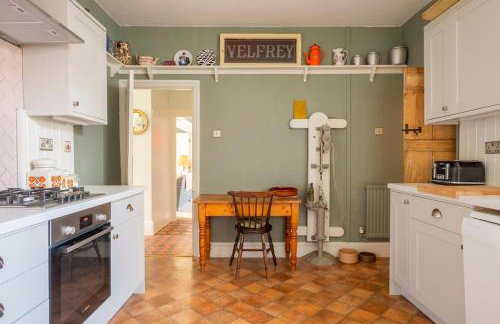 Boho Family Escape near Dunraven Bay with Sea Views - Foto 61