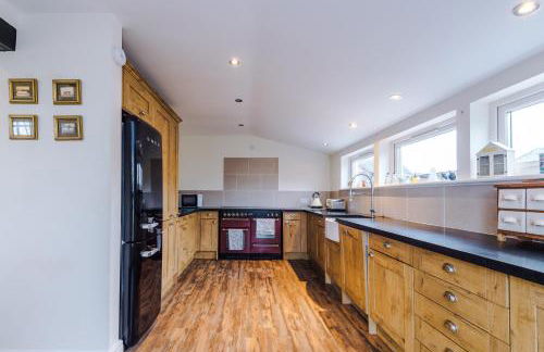 Belvedere House - Serene Countryside Escape - 4 Bedrooms Sleeps 8 - Photo 4