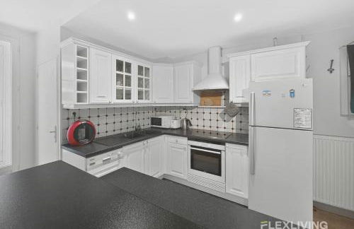 Spacious one-bedroom apartment just 1 minute walk from Montparnasse train - Foto 14