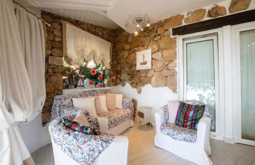 PORTO ROTONDO SPLENDIDO APPARTAMENTO CON GIARDINO VISTA MARE - Foto 7