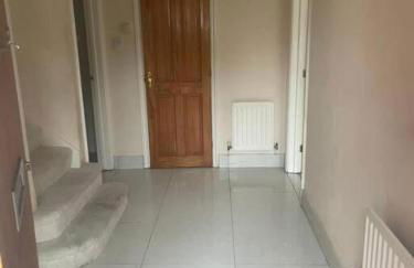 Charming House with Garden - Sleeps 6 & Parking - Foto 13