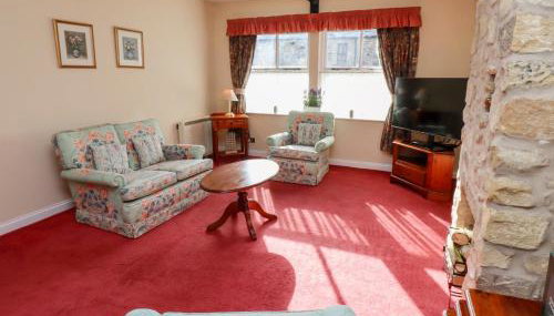 Honeysuckle - Photo 5